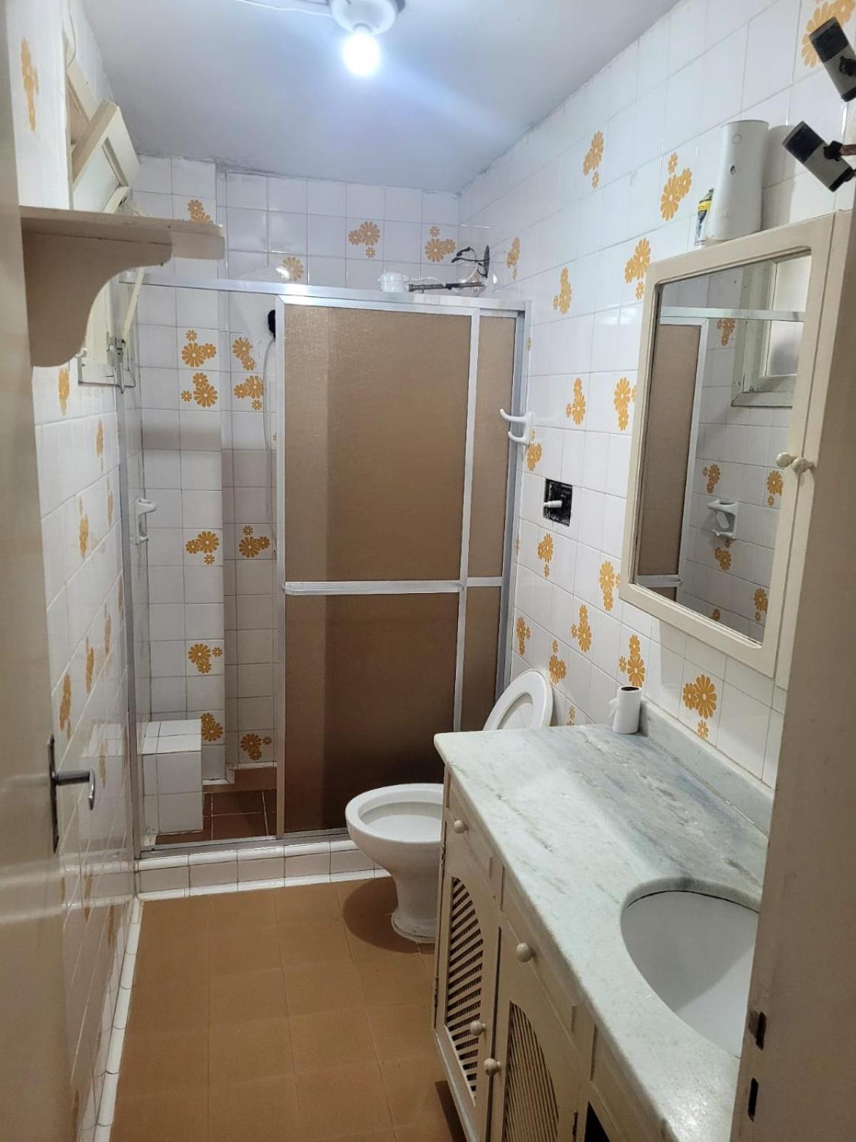 Na De 1 Quarto, Sala, Cozinha E 1 Banheiro *